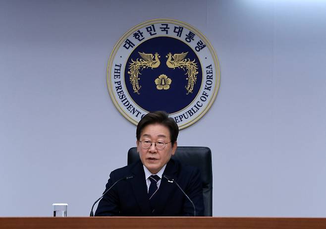 이재명 대통령이 23일 용산 대통령실에서 제1차 수석보좌관회의를 하고 있다. 연합뉴스