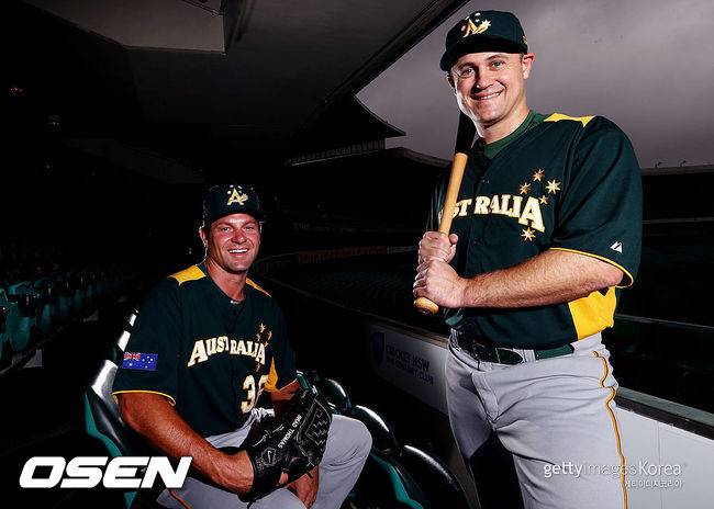[사진] 2014년 호주대표팀 시절 저스틴 후버(오른쪽). 왼쪽은 투수 브래드 토마스로 2008~2009년 한화에서 2년을 뛰었다. ⓒGettyimages(무단전재 및 재배포 금지)
