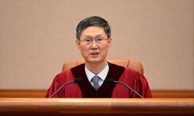 문형배 헌법재판소장 권한대행이 지난 4월4일 서울 종로구 헌법재판소에서 열린 윤석열 전 대통령의 탄핵심판 선고기일에서 발언하고 있다. 뉴시스