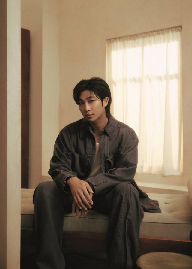 삼성전자가 방탄소년단 멤버 RM을 삼성 아트 TV 공식 홍보대사로 선정했다.사진=삼성전자