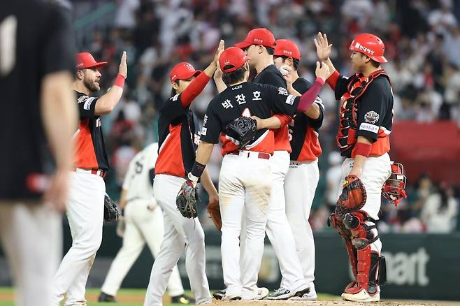 KIA는 6월 간절한 마음을 앞세운 함평 호랑이들의 활약상을 앞세워 상승곡선을 그리고 있다. 사진제공｜KIA 타이거즈