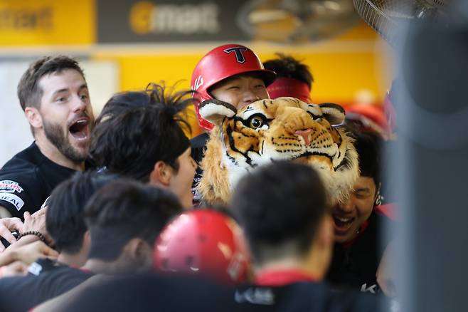 KIA는 6월 간절한 마음을 앞세운 함평 호랑이들의 활약상을 앞세워 상승곡선을 그리고 있다. 사진제공｜KIA 타이거즈