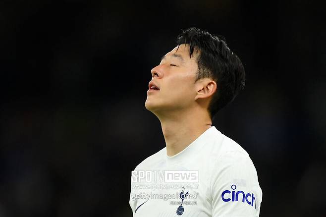 ▲ 오하라는 올해 초 "토트넘의 요즘 문제는 투지, 열정, 욕심을 찾아볼 수 없다. 무엇보다 확실한 리더십도 보이지 않는다"며 "이건 감독과 주장의 책임이다. 나도 더 이상 말하기 싫지만 손흥민은 토트넘 주장에 어울리는 선수가 아니"라고 주장했다.