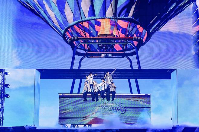 'TWS 42 Forever' 투어스, 역시 '청춘 아이콘'!..잠실 뜨겁게 달군 첫 단독 콘서트