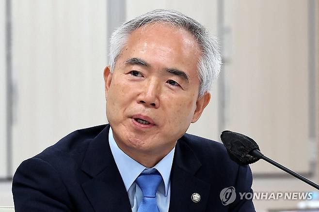 질의하는 양부남 의원 [연합뉴스 자료사진]