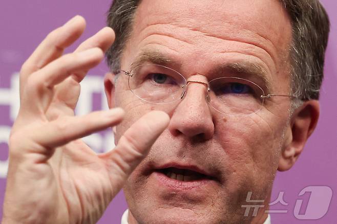 마르크 뤼터 북대서양조약기구(NATO·나토) 사무총장은 9일(현지시간) 영국 런던에서 나토 정상회의에 앞서 기조연설을 하고 있다. 2025.6.9 ⓒ 로이터=뉴스1 ⓒ News1 김경민 기자