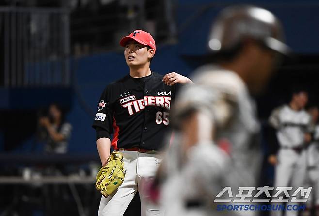 24일 서울 고척스카이돔에서 열린 KIA-키움전. 6회말 1사 1, 2루 성영탁이 등판했지만 임지열에게 스리런포를 허용하고 있다. 고척=정재근 기자 cjg@sportschosun.com/2025.6.24/