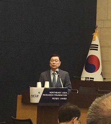 정덕구 니어재단 이사장이 24일 서울 중구 대한상공회의소에서 열린 '한국 경제 생태계의 침하, 성장력과 역동성의 퇴조' 포럼에서 기조 연설을 진행하고 있다. 박순원 기자.