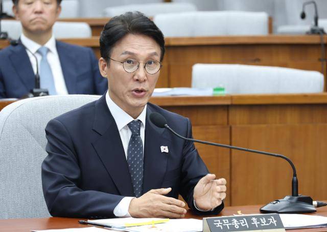 김민석 국무총리 후보자가 24일 국회에서 열린 인사청문회에 출석해 의원 질의에 답하고 있다. 뉴스1