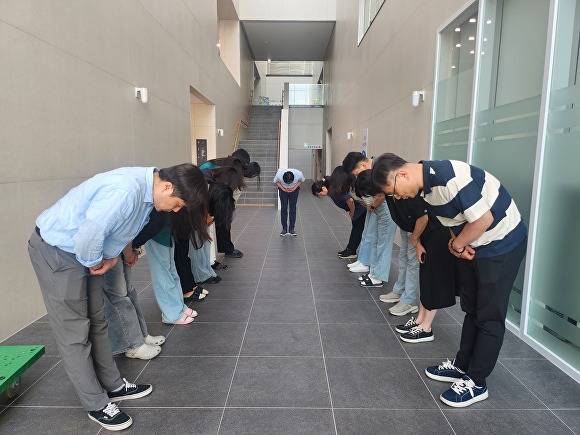 성주읍의 친절행정 실천을 위한 직원교육  [사진=성주군]