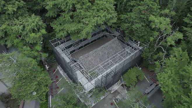 Gwanwoldang, a royal shrine from the Joseon Dynasty (1392-1910), believed to have been removed from Korea nearly a century ago during Japan’s colonial rule, is being dismantled in Japan's Kotoku-in, a Buddhist temple in Kamakura, Japan, to be returned back to Korea. [KOREA HERITAGE SERVICE]