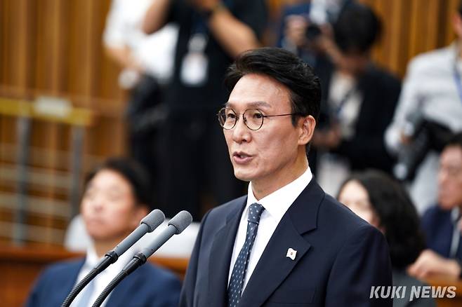 김민석 국무총리 후보자가 24일 서울 여의도 국회에서 열린 인사청문회에 출석해 모두발언을 하고 있다. 유희태 기자