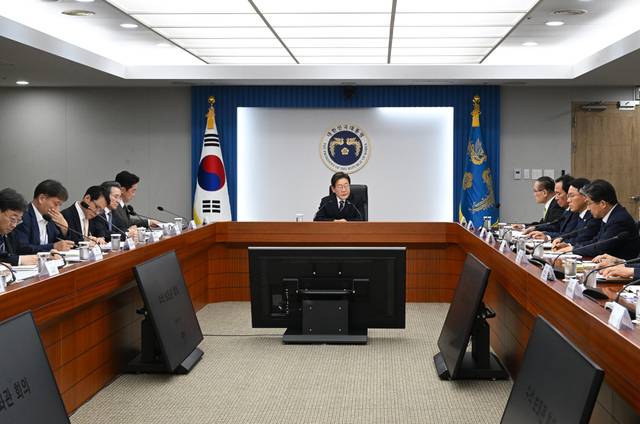 이재명 대통령이 23일 서울 용산 대통령실에서 열린 제1차 대통령 주재 수석.보좌관회의에서 발언하고 있다. 김지훈 기자