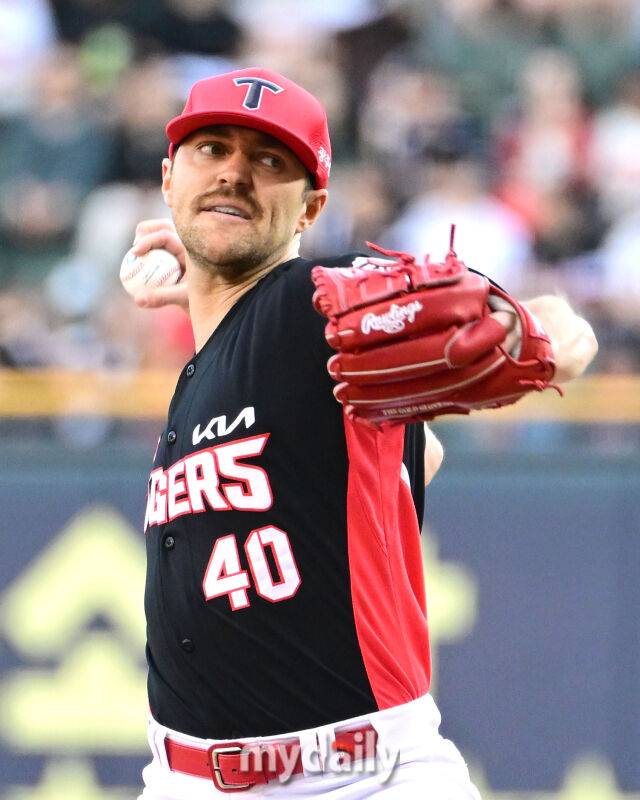 2025년 6월 4일 오후 서울 잠실구장에서 진행된 '2025 신한 SOL뱅크 KBO 리그' KIA 타이거즈와 두산 베어스의 경기. KIA 선발투수 네일이 역투하고 있다./마이데일리