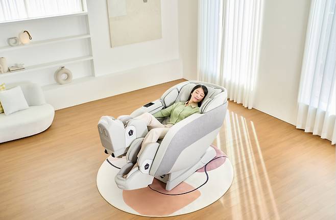 강력한 하체 스트레칭을 돕는 ‘카릭스로보’. [바디프랜드 제공]