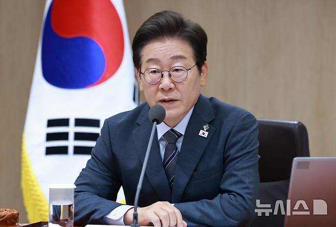 [서울=뉴시스] 고범준 기자 = 이재명 대통령이 24일 서울 용산 대통령실 청사에서 열린 국무회의에서 발언하고 있다. (대통령실통신사진기자단) 2025.06.24. bjko@newsis.com