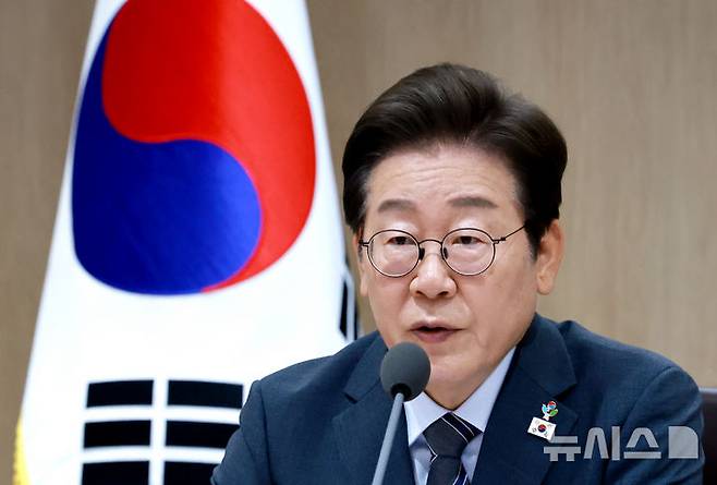 [서울=뉴시스] 고범준 기자 = 이재명 대통령이 24일 서울 용산 대통령실 청사에서 열린 국무회의에서 발언하고 있다. (대통령실통신사진기자단) 2025.06.24. bjko@newsis.com