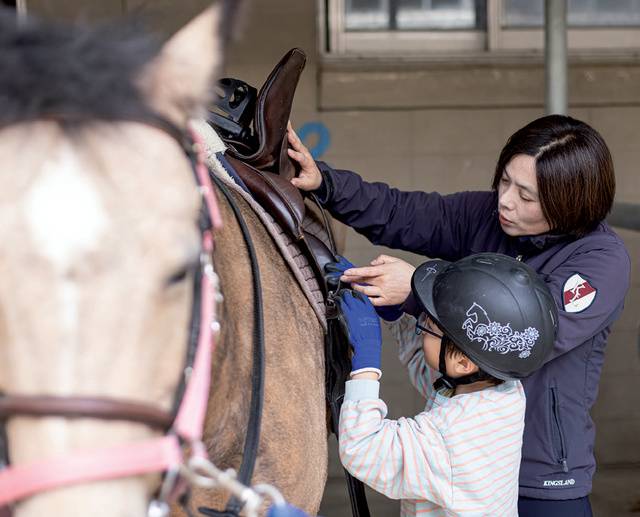 재활승마지도사는 장애 아동의 상태·체격 등을 고려해 재활승마 수업에 적합한 말을 선정해야 한다.