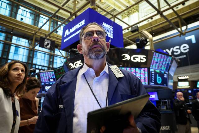 23일(현지 시간) 뉴욕증권거래소 한 트레이더가 모니터를 바라보고 있다. 로이터연합뉴스