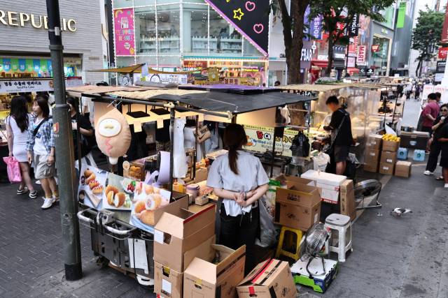 이달 8일 서울 명동 거리. 연합뉴스