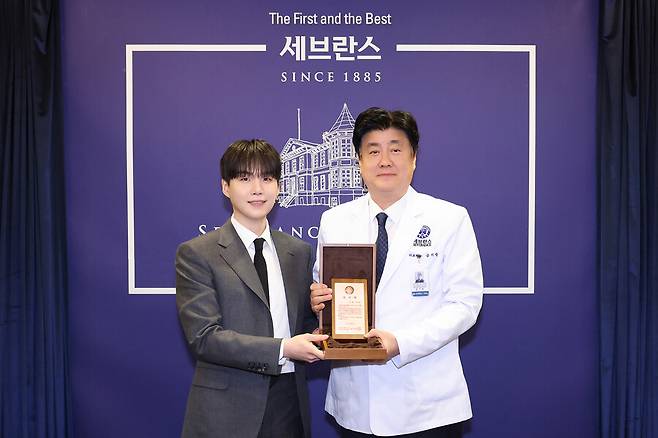 ▲ 방탄소년단 슈가(왼쪽), 금기창 연세의료원장. 제공| 빅히트 뮤직