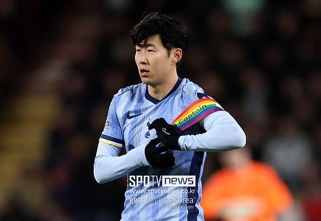 ▲ 실제로 시즌 내내 에이징커브를 우려하는 목소리가 도배됐다. 토트넘 정보를 주로 다루는 페이지에서는 리빌딩을 이유로 손흥민과 헤어져야 한다는 주장이 심심찮게 나왔다. 보다 공신력이 있는 곳에서도 바라보는 시선은 엇비슷하다.