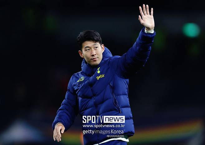 ▲ 더불어 "토트넘은 올해 초 손흥민과 1년 연장에만 동의했다. 이는 2026년 이후 미래는 불투명하다는 뜻으로, 손흥민은 내년에 34세가 된다. 아마 토트넘에서 마지막 순간에 가까워지고 있는 듯하다"고 현실을 직시했다.