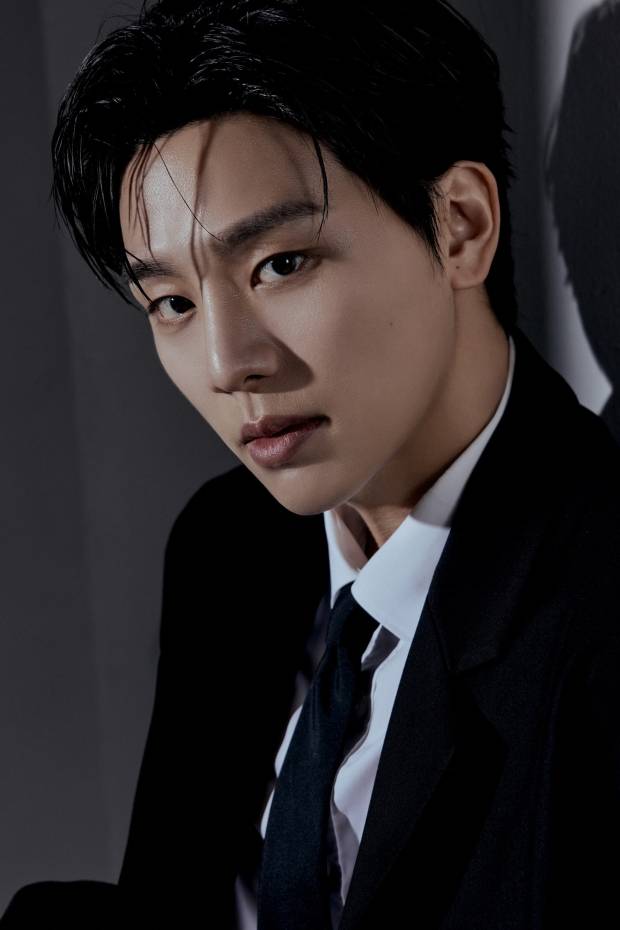 김우석