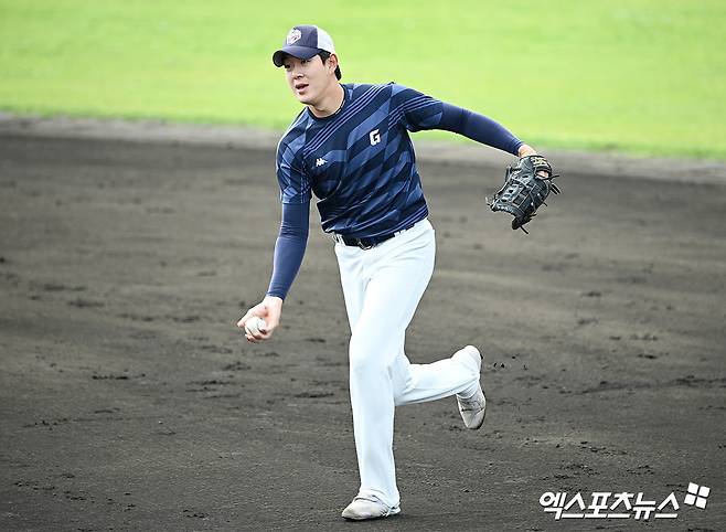 롯데 자이언츠 내야수 나승엽이 24일 창원 NC파크에서 열리는 2025 신한 SOL Bank KBO리그 NC 다이노스와의 팀 간 7차전에 앞서 1군 엔트리에 등록됐다. 사진 엑스포츠뉴스 DB