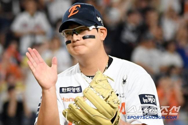 12일 대전 한화생명볼파크에서 열린 한화 이글스와 두산 베어스의 경기. 한화 마무리 김서현이 8회 2사 만루 위기를 막아낸 뒤 환호하고 있다. 대전=박재만 기자 pjm@sportschosun.com/2025.06.12/