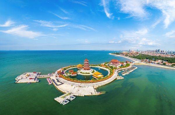 트립닷컴이 옌타이 추천명소 2위로 꼽은 봉래 팔선과해 국제관광휴양지. 트립닷컴