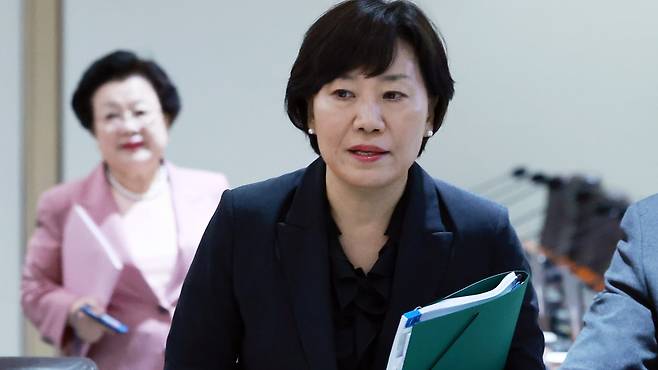 송미령 농림축산식품부 장관이 24일 서울 용산 대통령실 청사에서 열린 국무회의에 참석하고 있다./연합뉴스