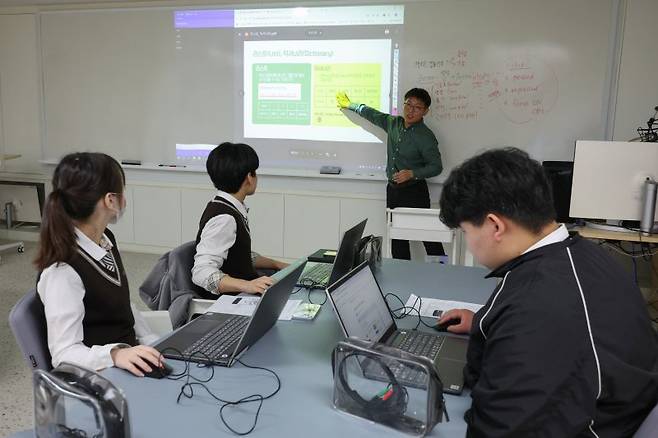 고교학점제 수업을 시행 중인 서울 관악구 당곡고등학교에서 수업이 진행되고 있다. /뉴스1 ⓒ News1 신웅수 기자 /사진=뉴스1