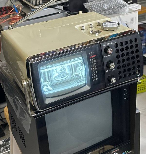 크라운 재팬 흑백 CRT TV