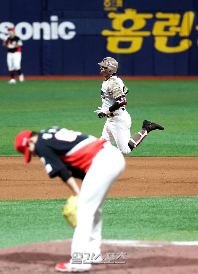 2025 KBO리그 프로야구 키움 히어로즈와 KIA 타이거즈의 경기가 24일 오후 서울 고척스카이돔에서 열렸다. 6회말 1사 1,2루 성영탁에 임지열에게 스리런홈런을 허용한 후 아쉬워하고 있다. 고척=김민규 기자 /2025.06.24/