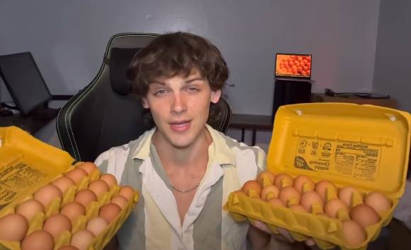 조슈아는 달걀만 5일동안 먹는 실험을 진행했다. 사진은 조슈아. [사진=유튜브 @JOSHUA ALLARD]