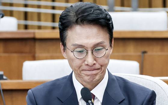 김민석 국무총리 후보자가 25일 오전 국회에서 열린 인사청문회에 출석해 의원들의 질의를 듣고 있다. 김성룡 기자