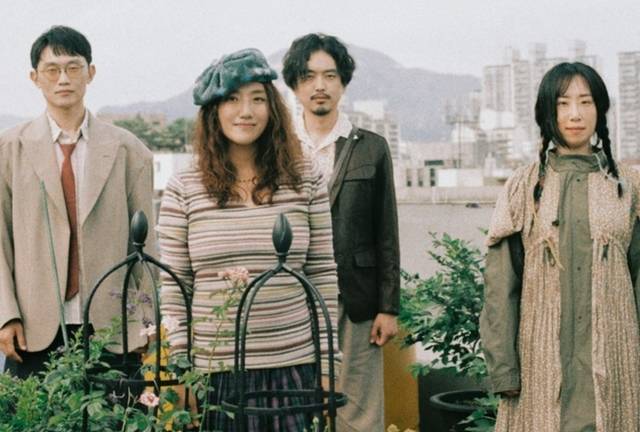 ▲ 오는 28일 최북단 평화중심 도시, 고성군 토성면 천진1리에서 열리는 우리동네 골목 버스킹에 출연하는 ‘브로콜리너마저’ 홍보사진.