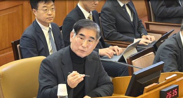 윤석열 전 대통령 탄핵심판에 출석한 김용현 전 장관. 연합뉴스