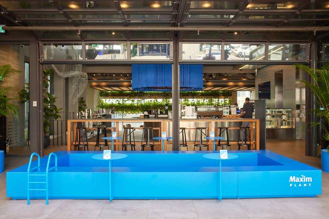 서울 한남동에 위치한 동서식품의 커피 복합문화공간 ‘맥심플랜트’. 동서식품