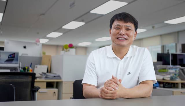 교도소tv 대표 이상덕 목사가 지난 19일 서울 여의도 국민일보에서 인터뷰를 하고 있다.