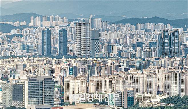 서울 강남 3구(강남·서초·송파구)와 마용성(마포·용산·성동구) 등 주요 지역 집값이 속속 전고점을 돌파하자 부동산 시장에서는 ‘패닉바잉’을 우려하는 목소리가 나온다. 매경DB