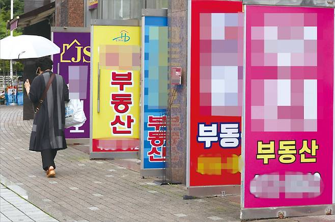 시장에서는 갭투자 비중이 3년 전 만큼 크지 않고 주요 지역에서 신축 아파트 위주로 선별적으로 매매 거래되는 것을 들어 아직 패닉바잉이 시작되지 않았다고 진단한다. 연합뉴스