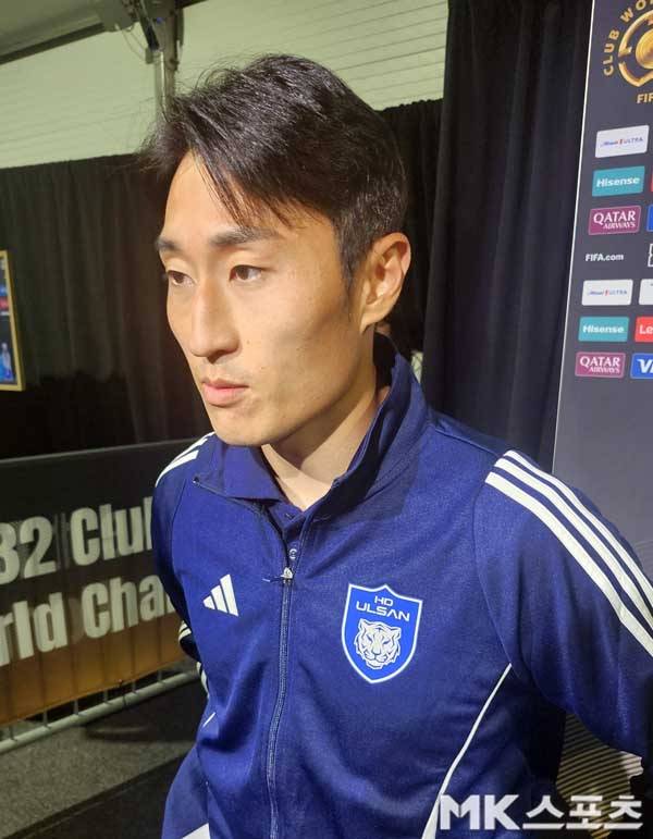 울산의 이진현이 인터뷰를 갖고 있다. 사진(美 이스트 러더포드)= 김재호 특파원