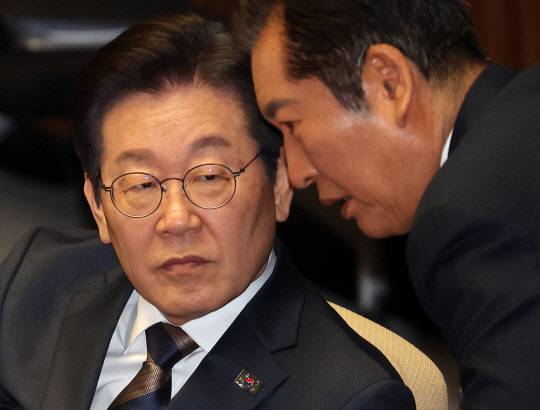 이재명 대통령과 정청래 더불어민주당 의원. 연합뉴스