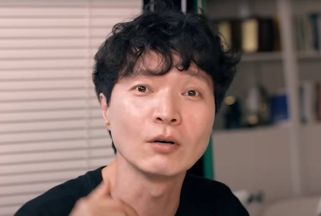 가수 겸 방송인 신정환. 유튜브 채널 '채널고정해' 캡처.