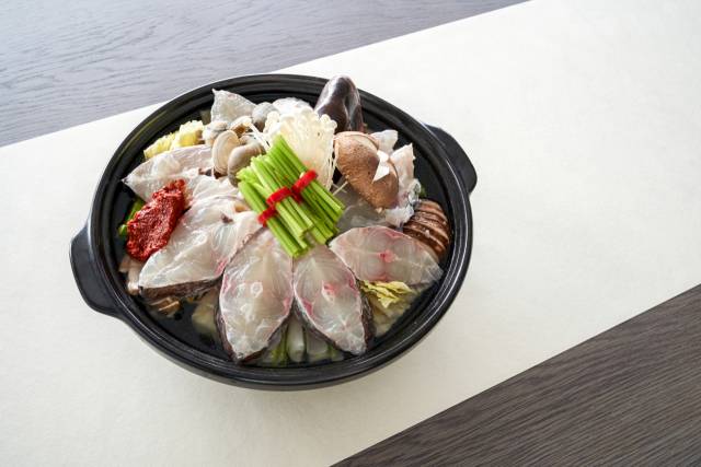 수라상 채움 요리인 제철 생선 지리.