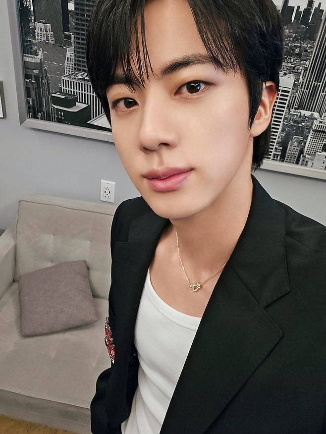 방탄소년단 진 'Don't Say You Love Me', 캐나다 스포티파이 K팝 솔로곡 '최고 순위'