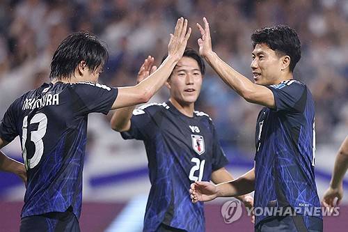 인도네시아 매체 '볼라가' 24일(한국시간) 인도네시아 축구 대표팀 베컴 푸트라가 일본 축구 대표팀 주장인 엔도 와타루와 나눴던 대화를 소개했다고 보도했다.신태용 전 인도네시아 감독이 원한던 꿈을 일본 축구 국가대표팀 주장이 응원했다는 비하인드가 전해졌다.&nbsp;연합뉴스