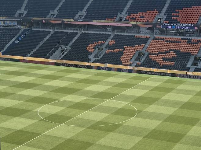 그늘이 없는 TQL 스타디움 [촬영 이의진]